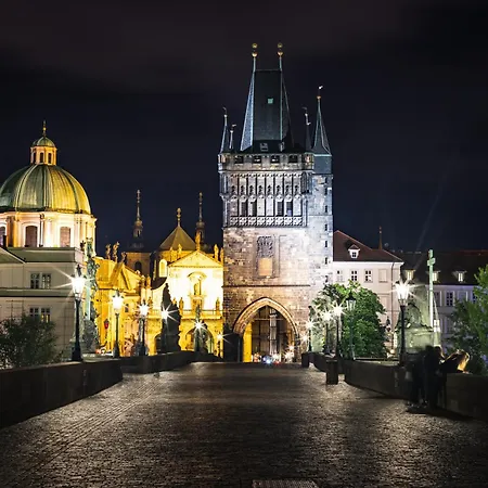 Luxury Retreat By Charles Bridge Apartment Prague Exterior photo