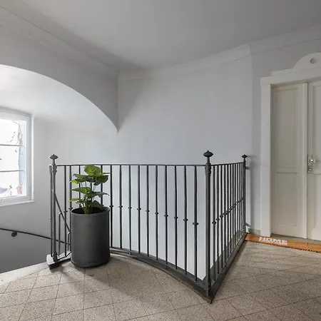 Luxury Retreat By Charles Bridge Apartment Prague Exterior photo