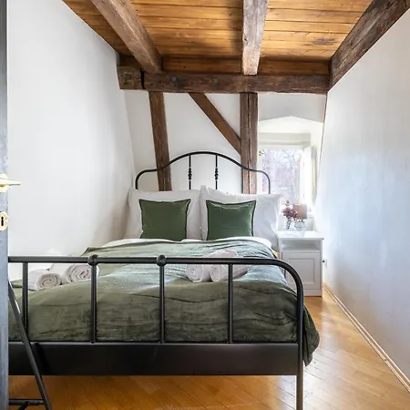Luxury Retreat By Charles Bridge Apartment Prague Exterior photo