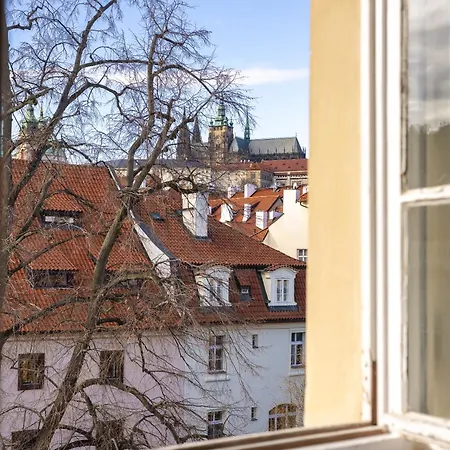 Luxury Retreat By Charles Bridge Apartment Prague Exterior photo