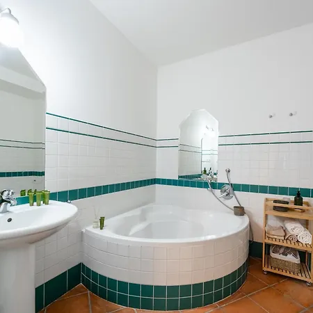 Luxury Retreat By Charles Bridge Apartment Prague Exterior photo